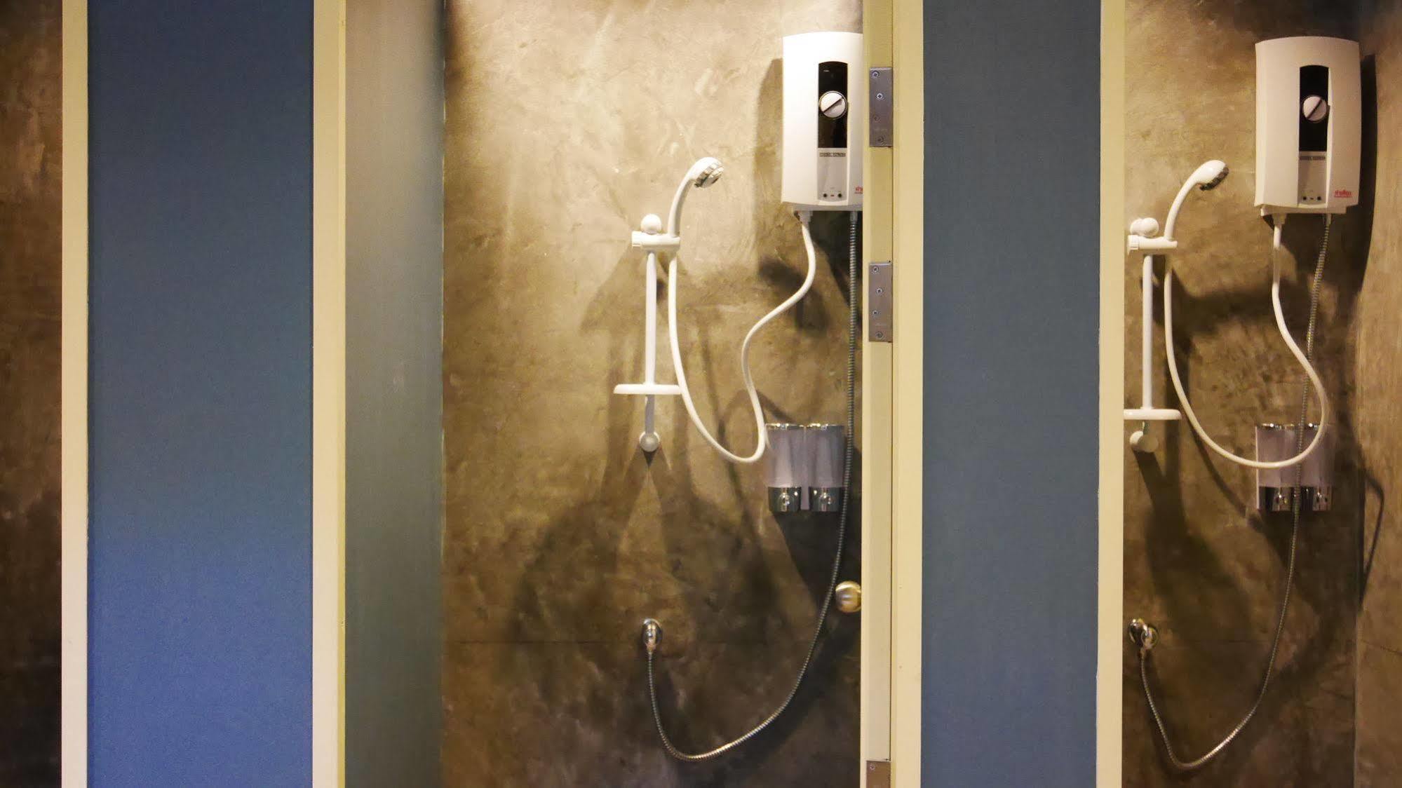 Amity Poshtel Hostel Krabi Luaran gambar
