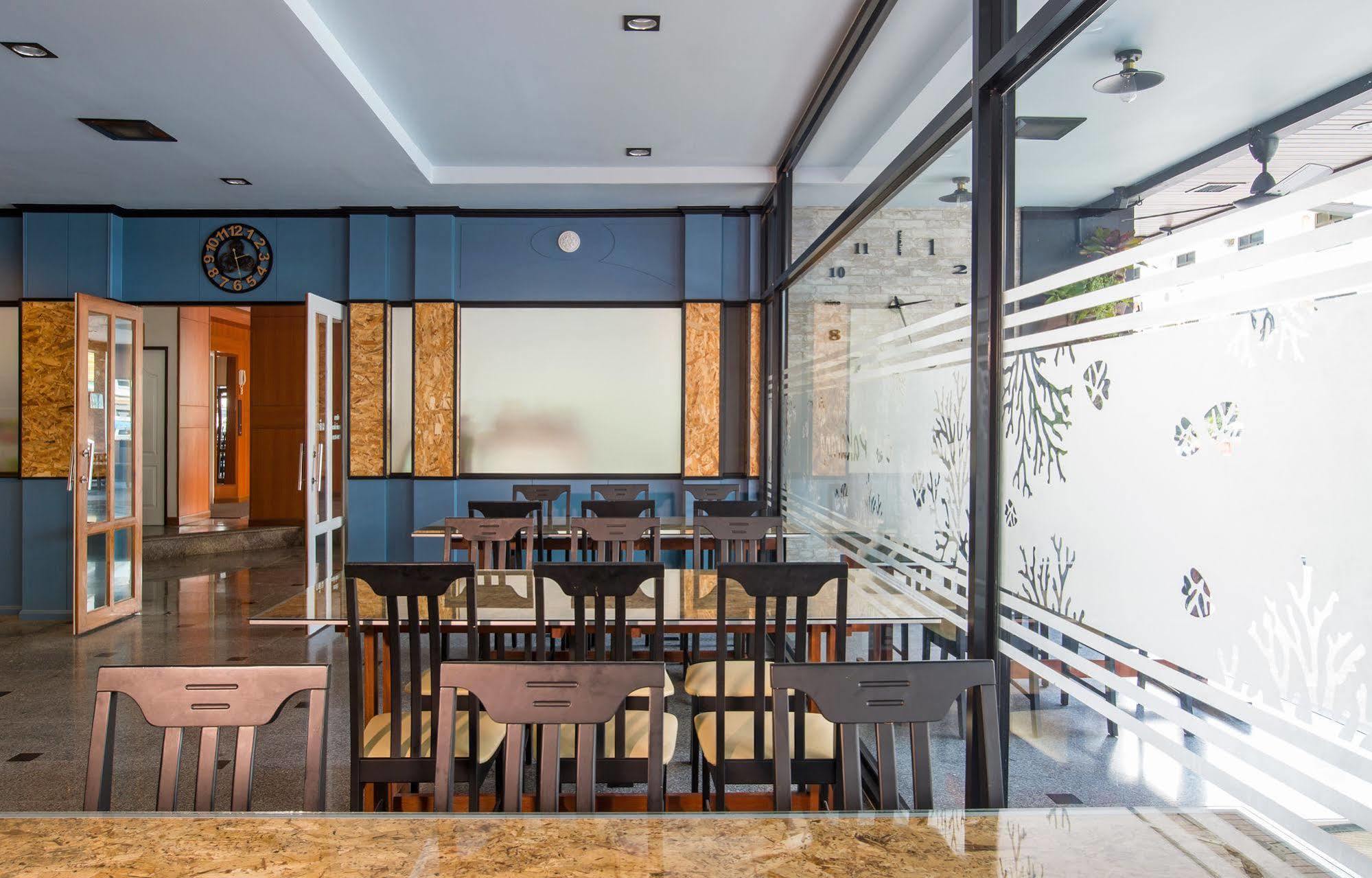 Amity Poshtel Hostel Krabi Luaran gambar