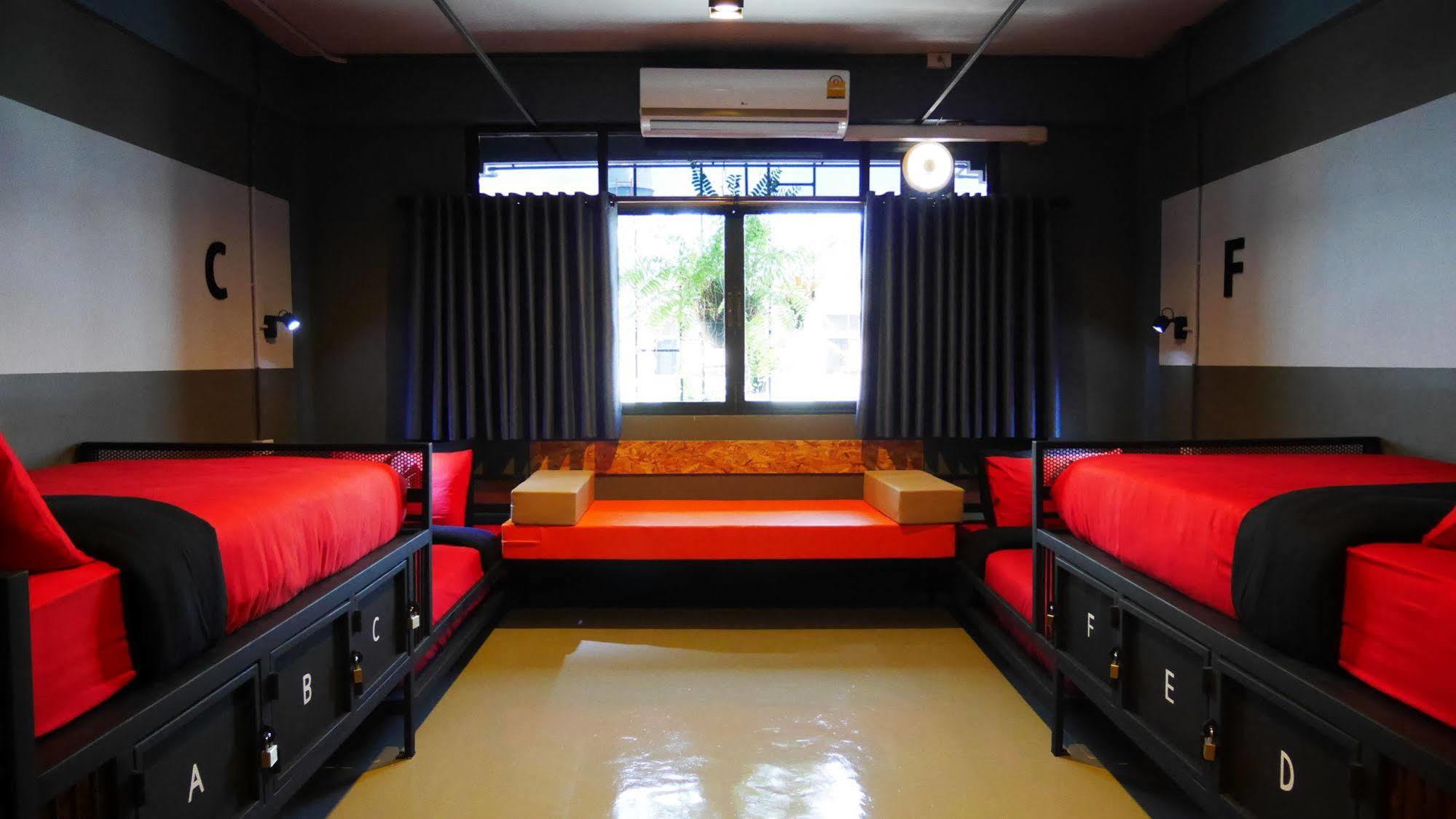 Amity Poshtel Hostel Krabi Luaran gambar